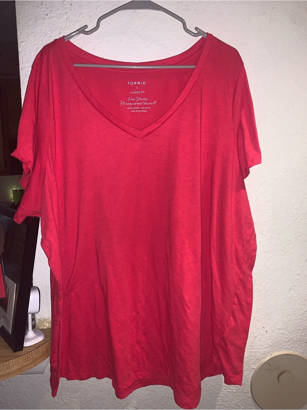 torrid V-Neck Tee in Red